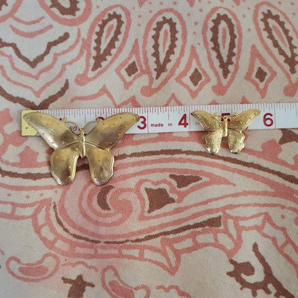 Vintage Gold Butterfly Brooch/ Pendant/ Dots - Picture 7 of 8